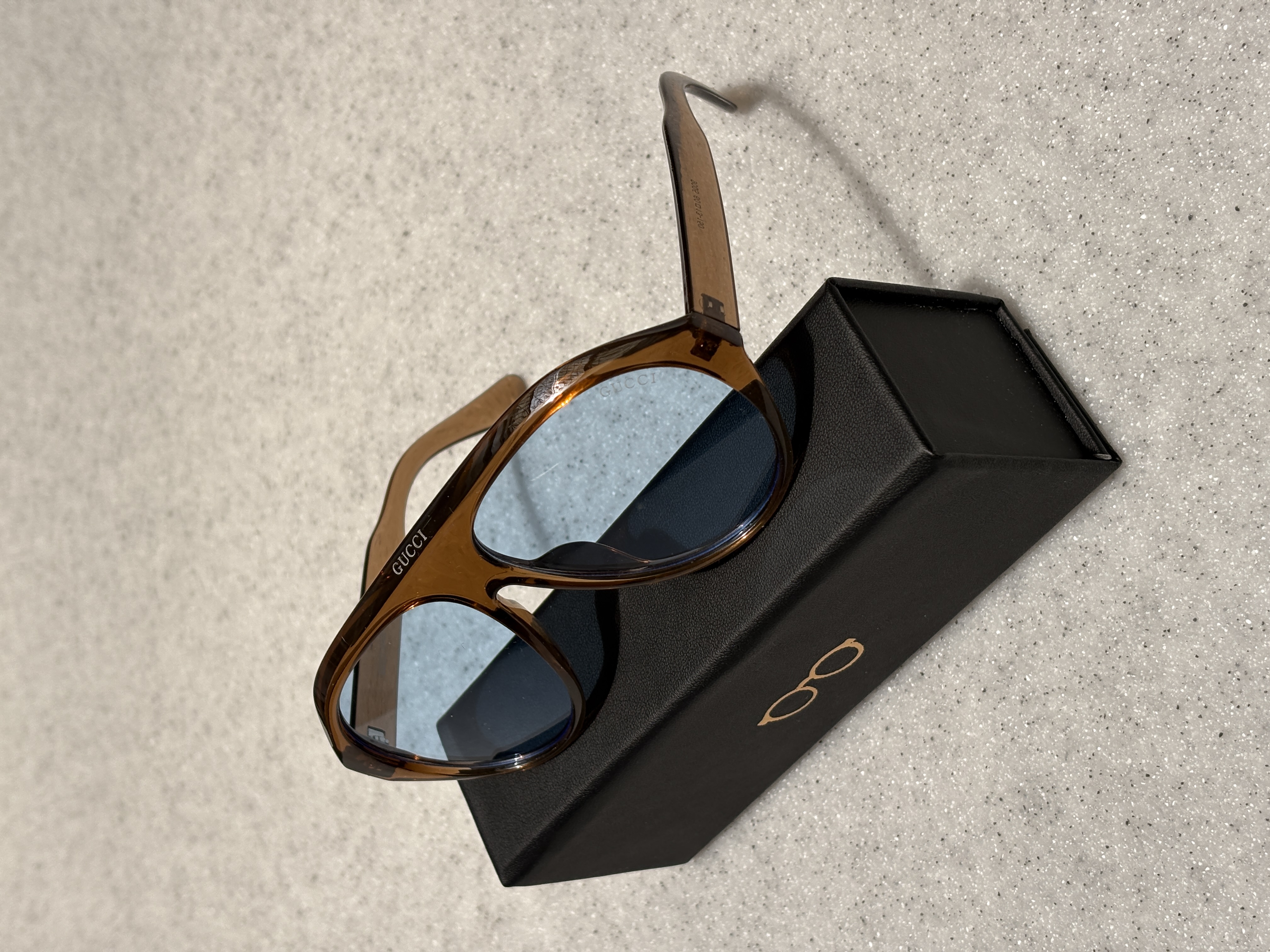 عینک Gucci فریم عسلی شیشه آبی